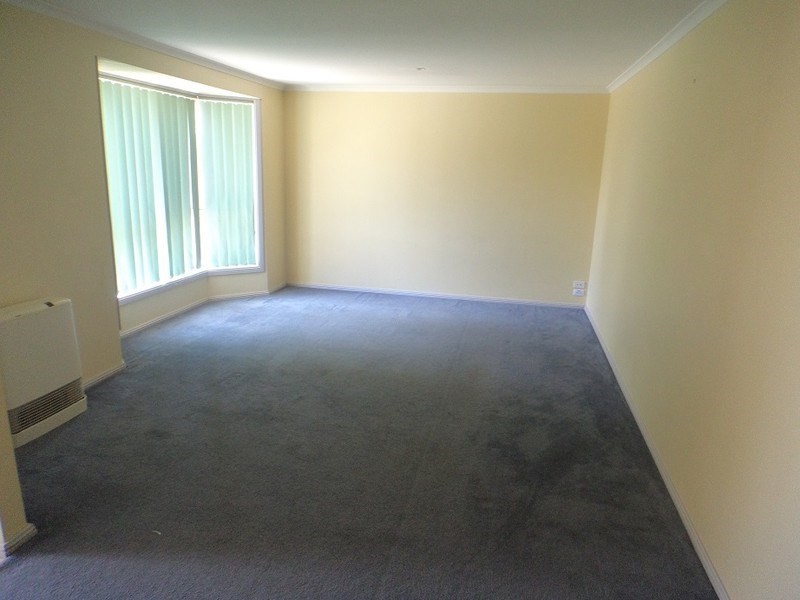 8 Ivy Lea Place, Goulburn NSW 2580