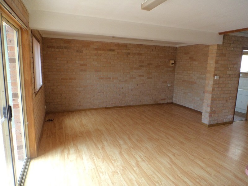 1/5 Fenwick Crescent, Goulburn NSW 2580