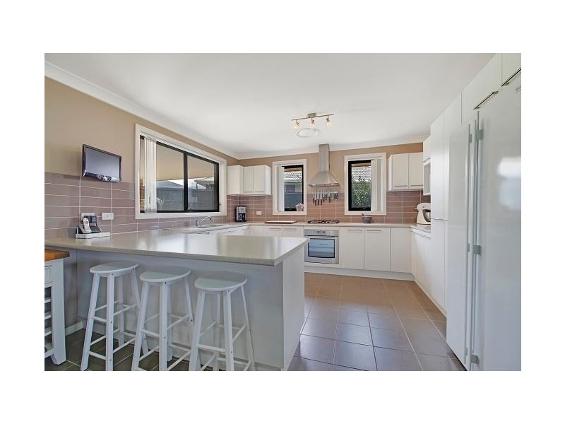 24 Barry Crescent, Goulburn NSW 2580