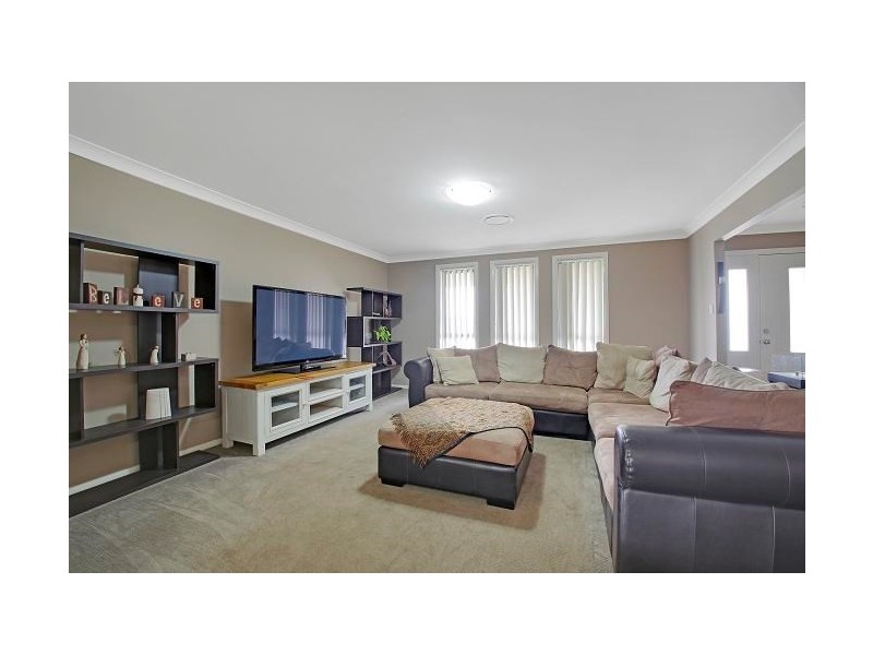 24 Barry Crescent, Goulburn NSW 2580