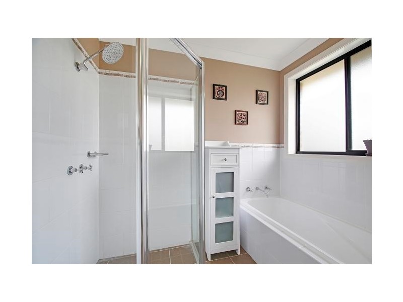 24 Barry Crescent, Goulburn NSW 2580