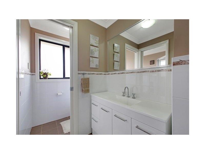 24 Barry Crescent, Goulburn NSW 2580