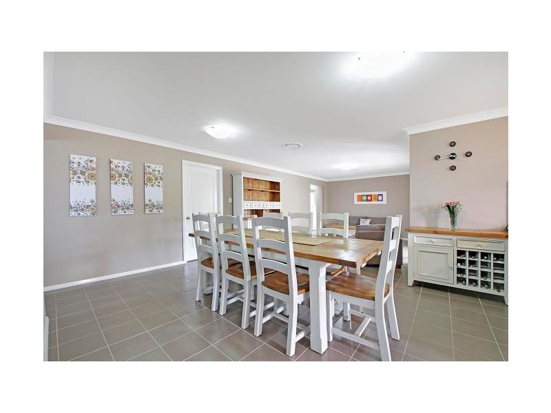 24 Barry Crescent, Goulburn NSW 2580