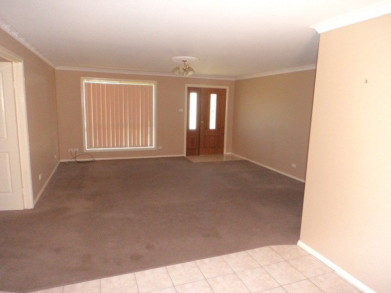 44 Jacqua Avenue, Goulburn NSW 2580