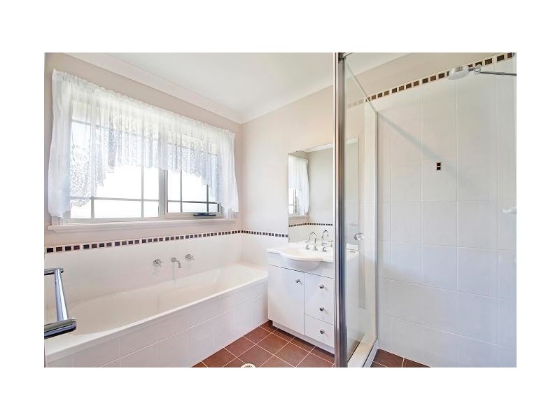 11 Holland Street, Goulburn NSW 2580