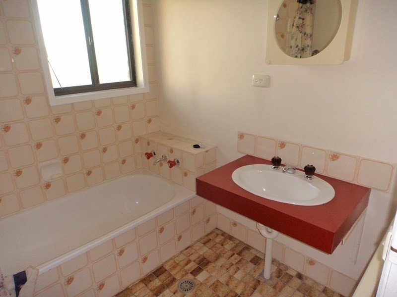 24 Gourock Avenue, Goulburn NSW 2580