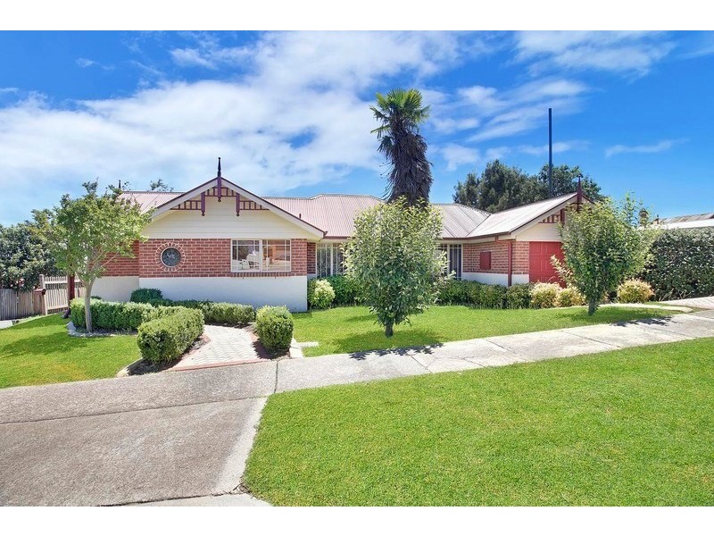 11 Holland Street, Goulburn NSW 2580