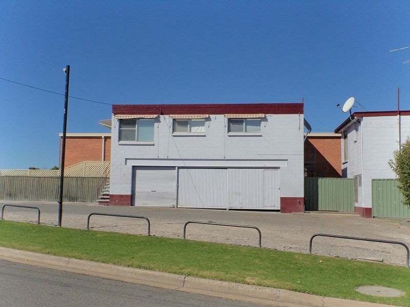 2 Fenwick Crescent, Goulburn NSW 2580