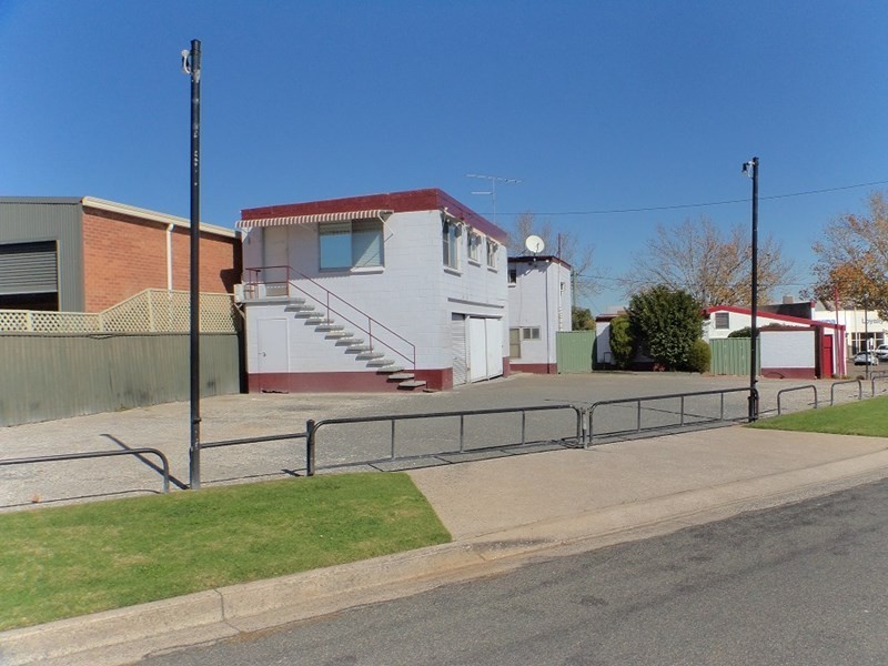 2 Fenwick Crescent, Goulburn NSW 2580