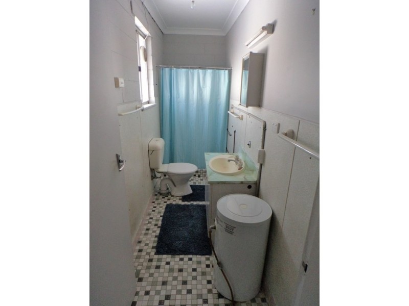 2 Fenwick Crescent, Goulburn NSW 2580