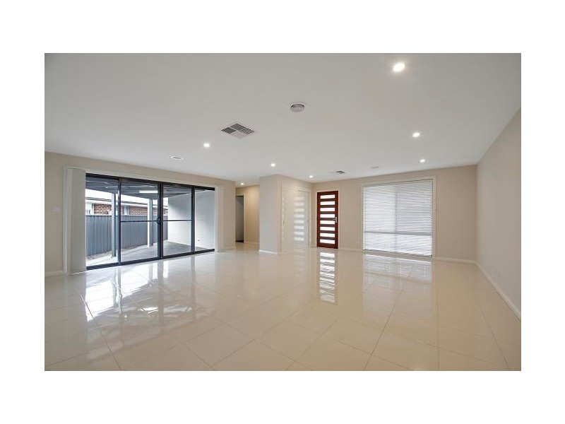 19B Mewburn Drive, Goulburn NSW 2580