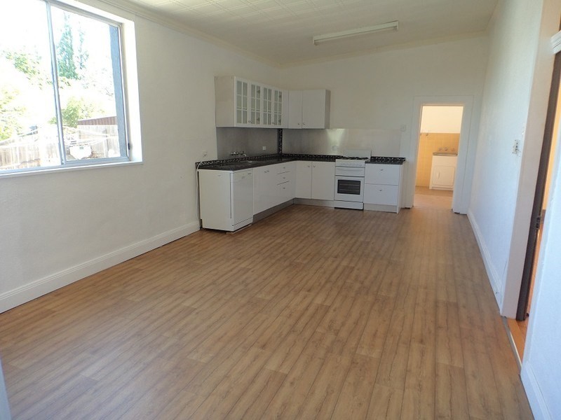 16 Lansdowne Street, Goulburn NSW 2580