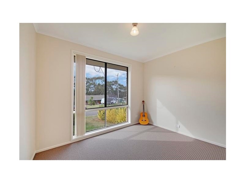 8 Grant Parade, Goulburn NSW 2580