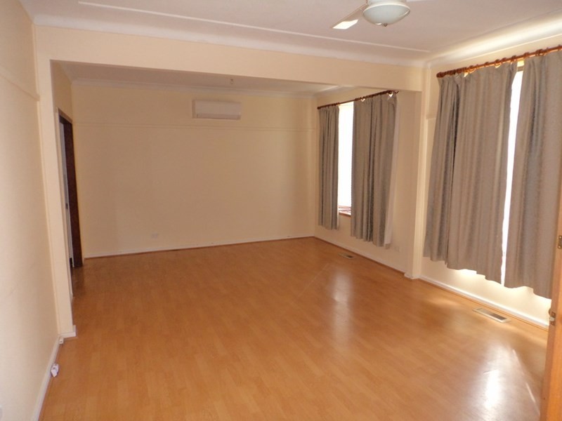 10 Wyatt Street, Goulburn NSW 2580