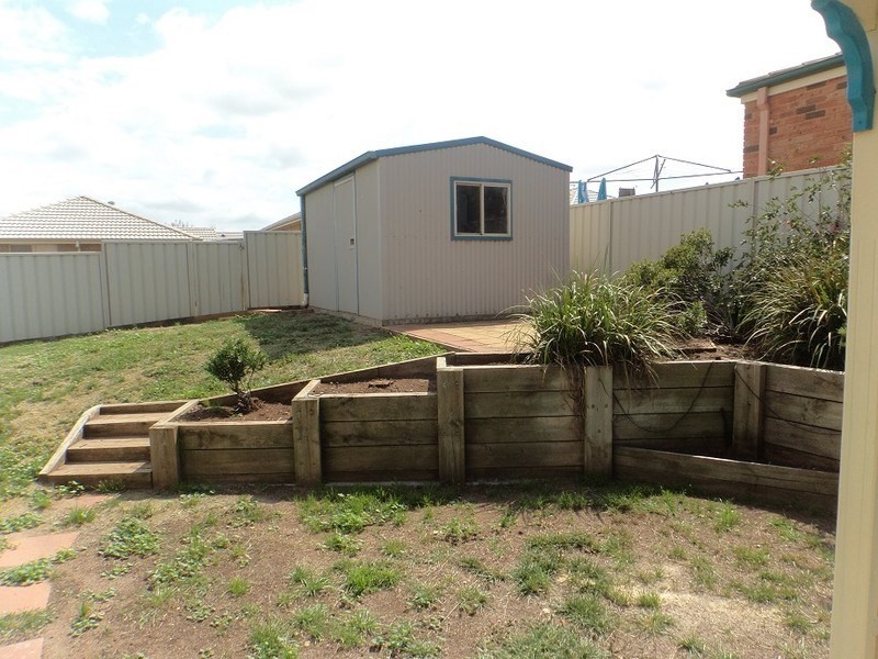 8 Joanna Place, Goulburn NSW 2580