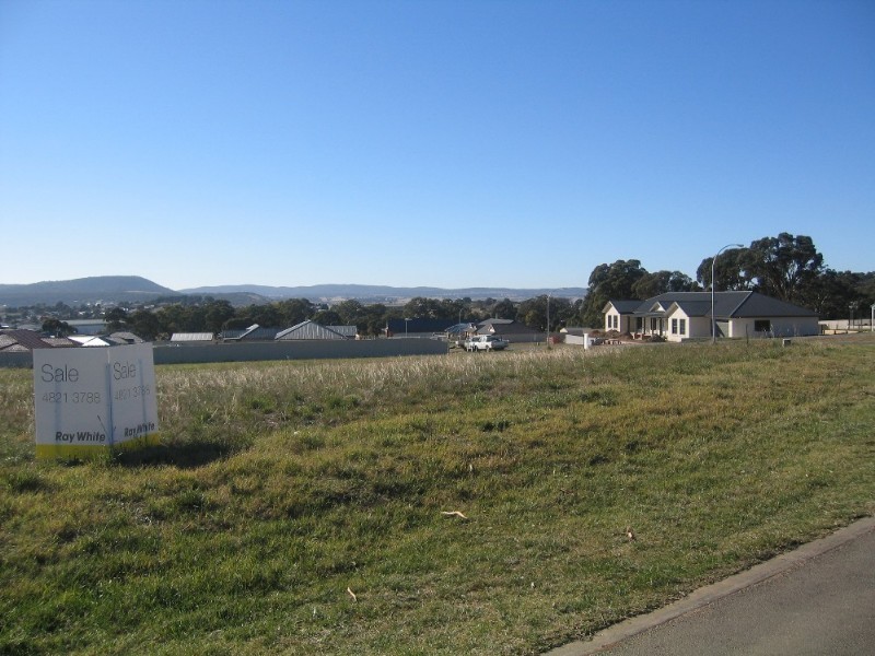 14 Abbey Circuit, Goulburn NSW 2580