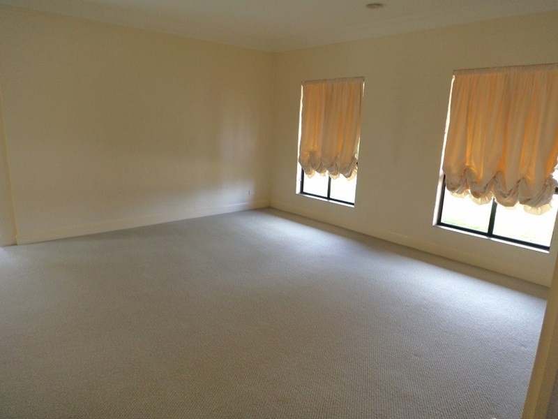 13 Oxley Crescent, Goulburn NSW 2580