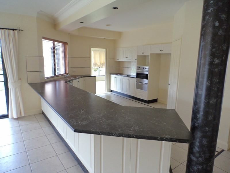 13 Oxley Crescent, Goulburn NSW 2580