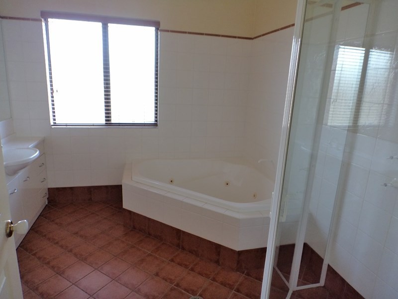 13 Oxley Crescent, Goulburn NSW 2580