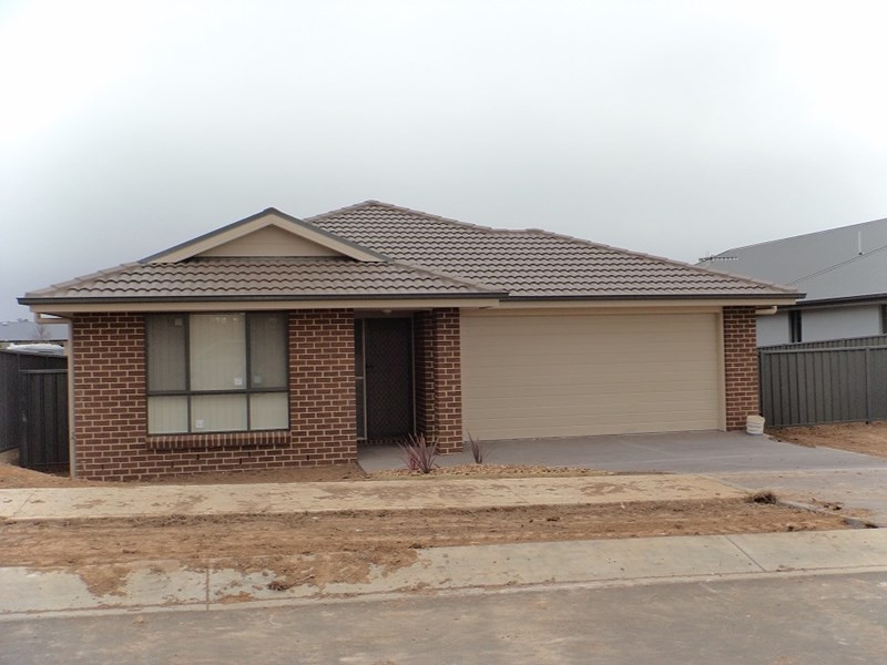 3 Redman Circuit, Goulburn NSW 2580