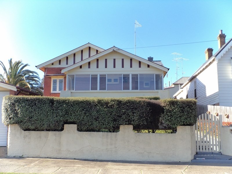 87 Clinton Street, Goulburn NSW 2580