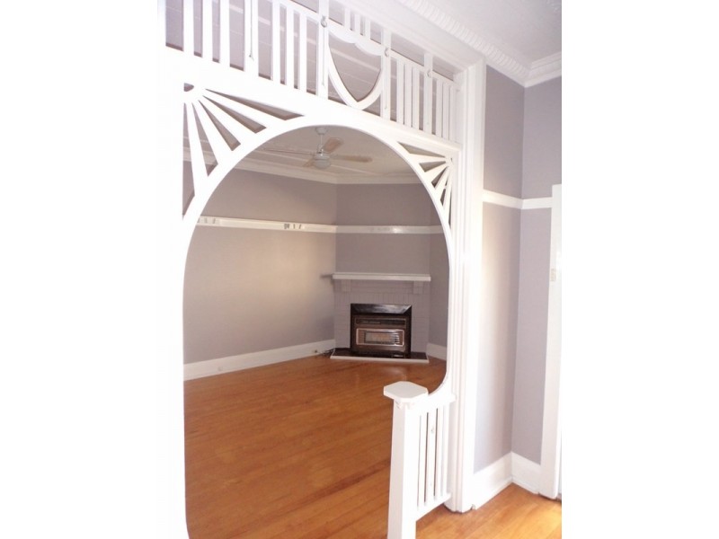 87 Clinton Street, Goulburn NSW 2580