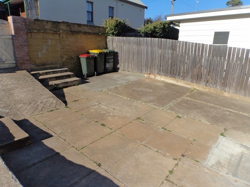 87 Clinton Street, Goulburn NSW 2580