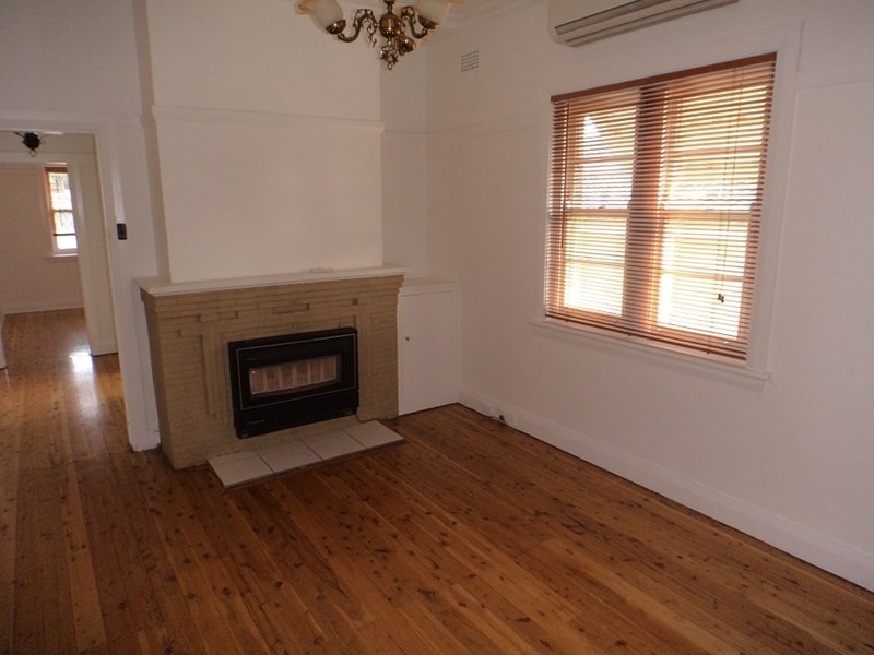 19 Lorne Street, Goulburn NSW 2580