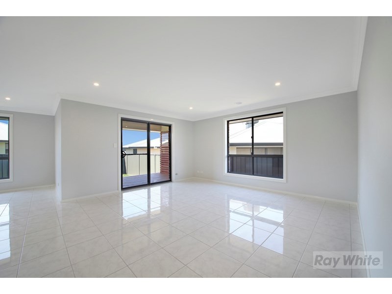 17B Mewburn Drive, Goulburn NSW 2580