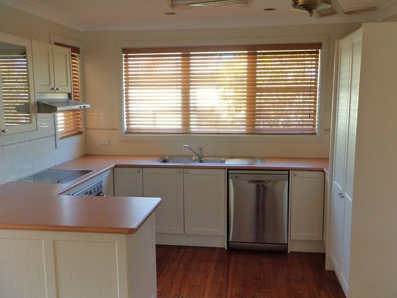 8 Garfield Avenue, Goulburn NSW 2580