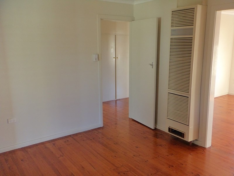 8 Garfield Avenue, Goulburn NSW 2580