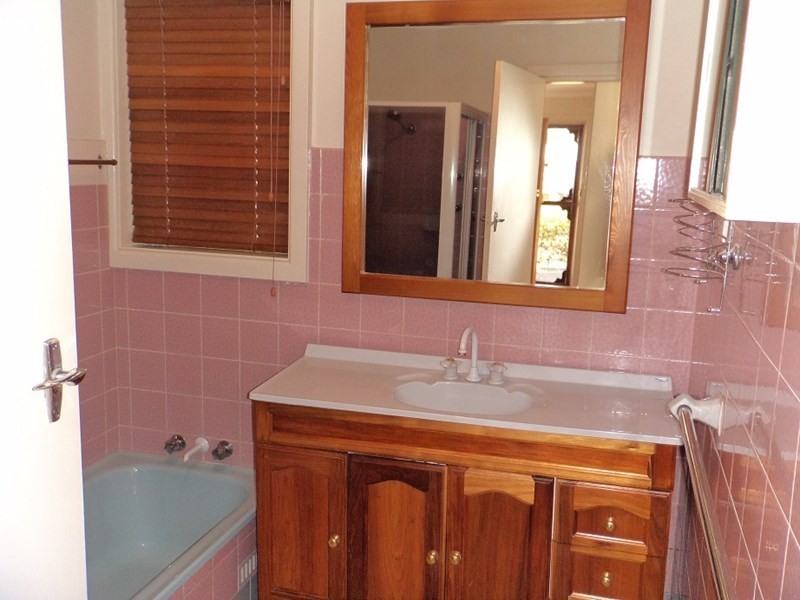 8 Garfield Avenue, Goulburn NSW 2580