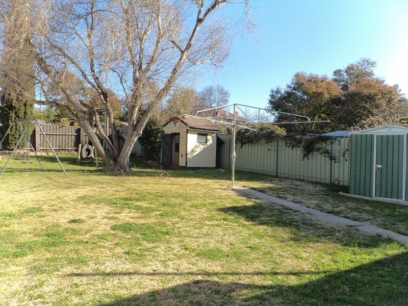 8 Garfield Avenue, Goulburn NSW 2580