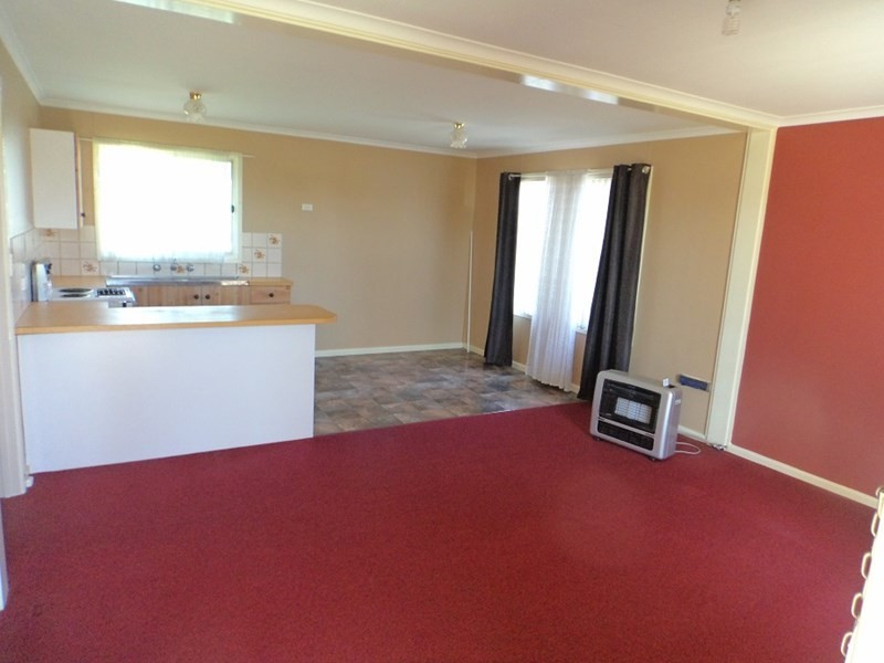 18 Fenwick Crescent, Goulburn NSW 2580