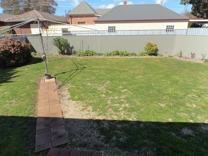 18 Fenwick Crescent, Goulburn NSW 2580