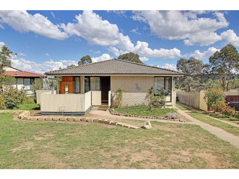 20 Strathallan Crescent, Goulburn NSW 2580