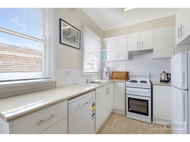 11 Robinson Street, Goulburn NSW 2580