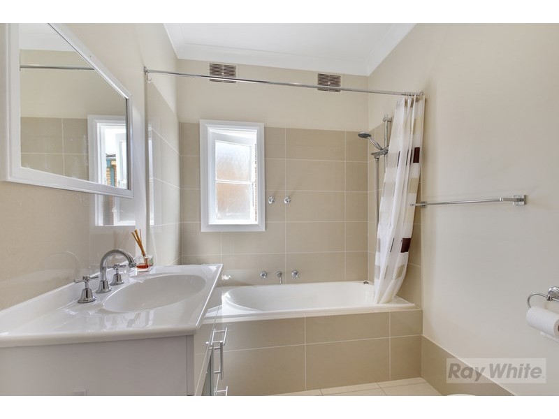 11 Robinson Street, Goulburn NSW 2580