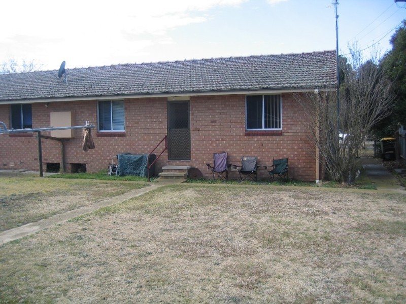 1 & 2/62 Faithfull Street, Goulburn NSW 2580