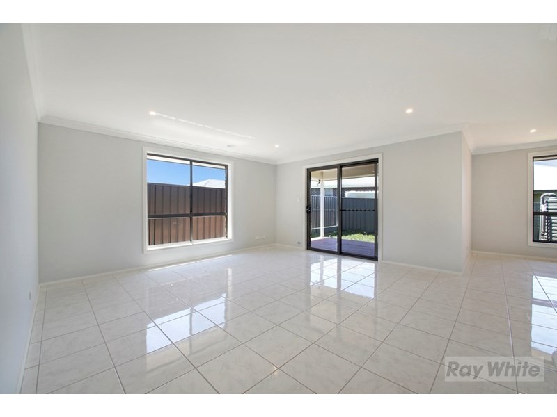 17A Mewburn Drive, Goulburn NSW 2580