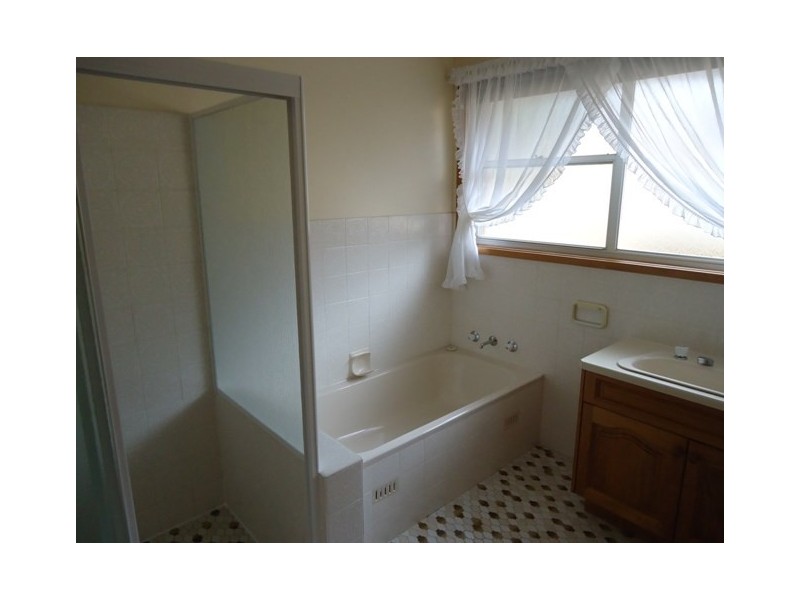 27 Hoddle Avenue, Goulburn NSW 2580