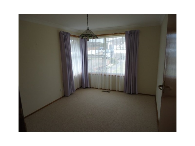 27 Hoddle Avenue, Goulburn NSW 2580