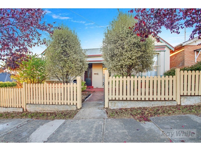2 Victoria Parade, Goulburn NSW 2580