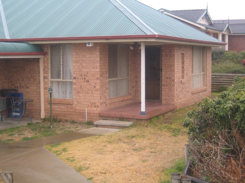 4a Crestwood Drive, Goulburn NSW 2580