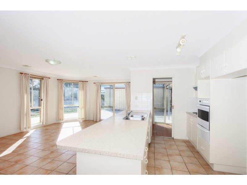 12 Oxley Crescent, Goulburn NSW 2580