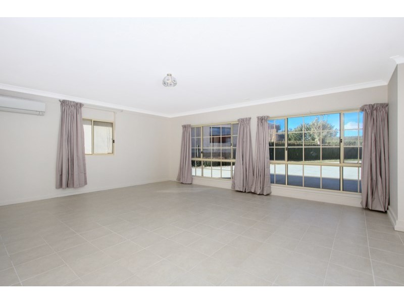 12 Oxley Crescent, Goulburn NSW 2580