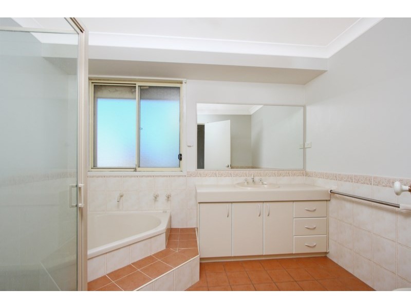 12 Oxley Crescent, Goulburn NSW 2580