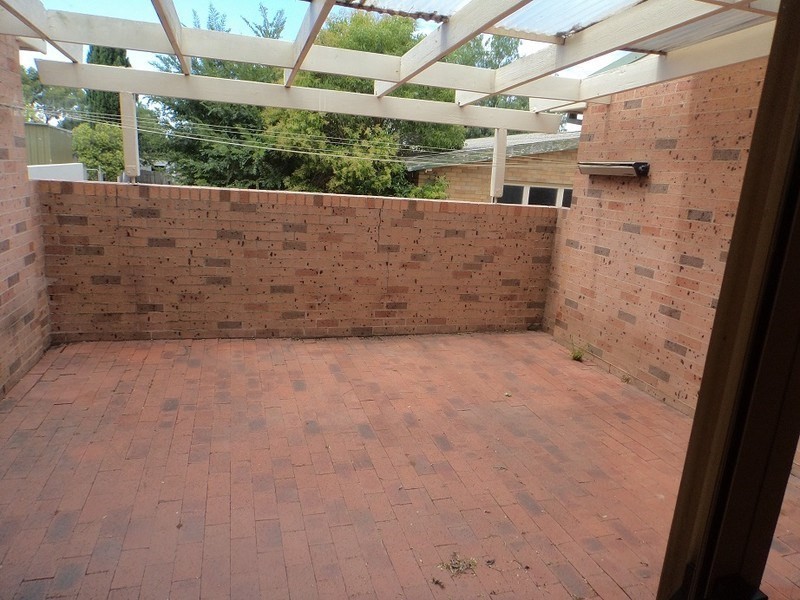 1/5 Fenwick Crescent, Goulburn NSW 2580