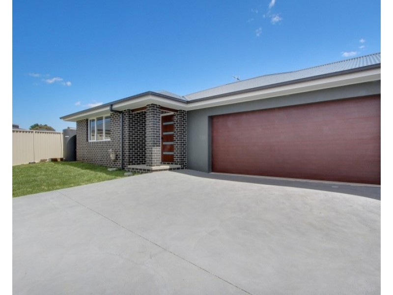 2/5 Lucas Close, Goulburn NSW 2580