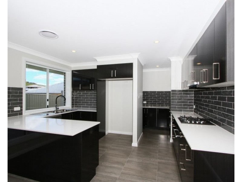 2/5 Lucas Close, Goulburn NSW 2580